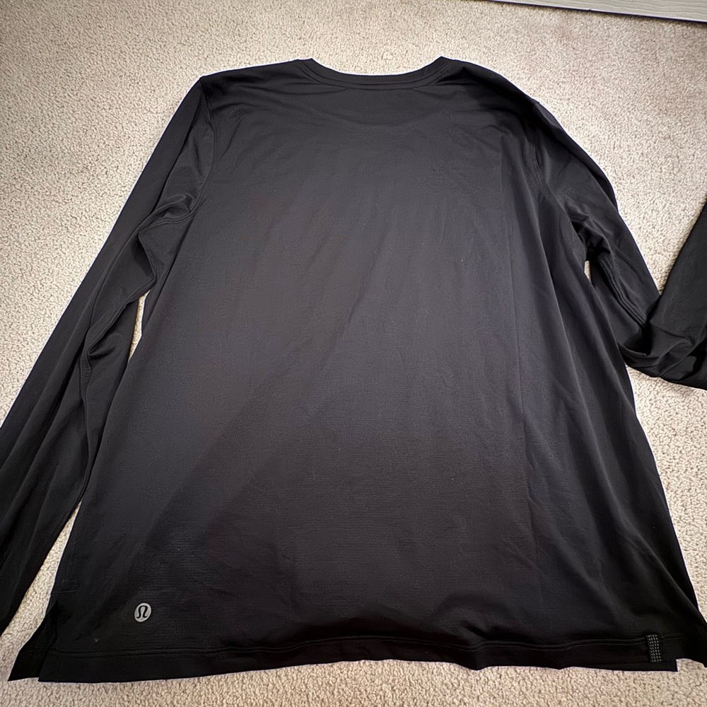 Lululemon black long sleeve shirt